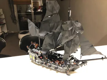 

NEW The Black Pearl Pirates of Caribbean fit Pirates ship boat figures Building Block bricks gift kids Toys diy for boy birthday