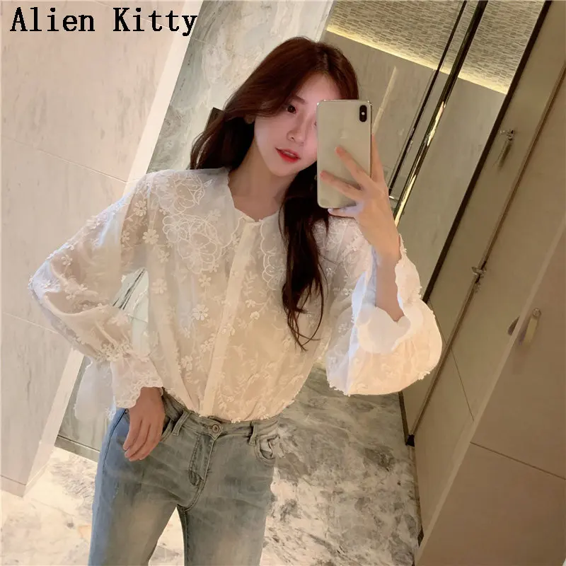

Alien Kitty Embroidery Floral Hook Flowers Elegant Solid Peter Pan Collar Sweet Casual Simple Fresh Loose Cotton White Shirt
