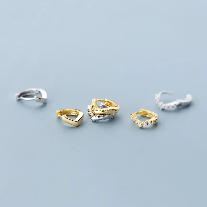 WTLTC 925 стерлингового серебра V серьги в форме фигурного кольца для женщин маленькая хрящевая спираль Сережки для пирсинга миниатюрные кроше...