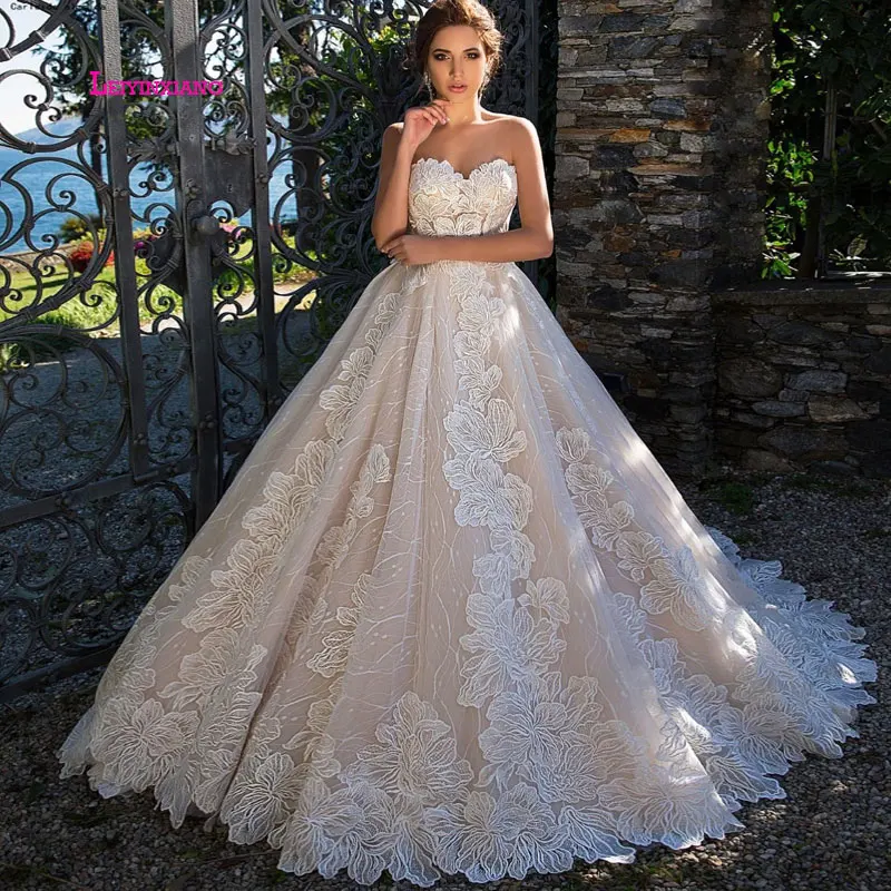 

LEIYINXIANG New Arrival Bride Dress 2019 Wedding Dress Vestido De Noiva Sereia Robe Sexy Ball Gown Backless Appliques Strapless