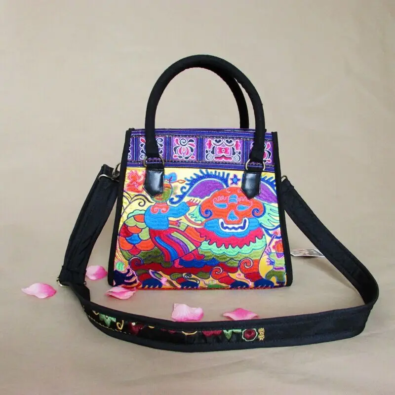 

Chinese style hand embroidery animal pattern luxury handbags, high quality vintage national female shoulder diagonal bag