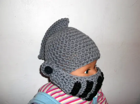 шапка шлем с козырьком