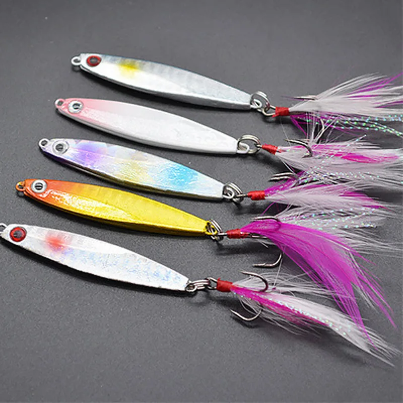 

5pcs Jigging Metal Spoon Lead Fish Crankbaits Bass with treble hooks feather bionic Fishing bait
