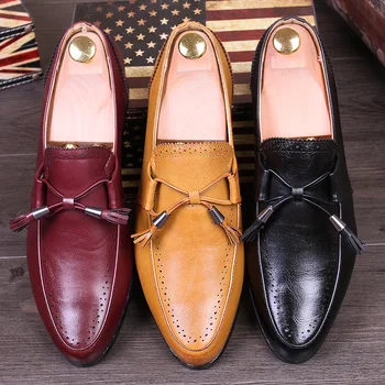

New Bullock Fashion Carved Pointed Toe Tassel Solid Color Slip On PU Leather Mens Oxfords Shoes