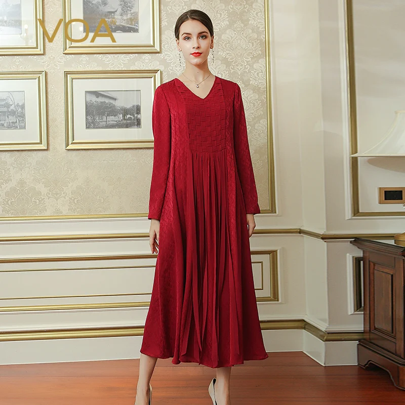 

VOA 2018 Fall Vintage Red Plus Size Women Maxi Long Dress V Neck Solid Brief Silk Jacquard Casual Pleated Dress ALA02101