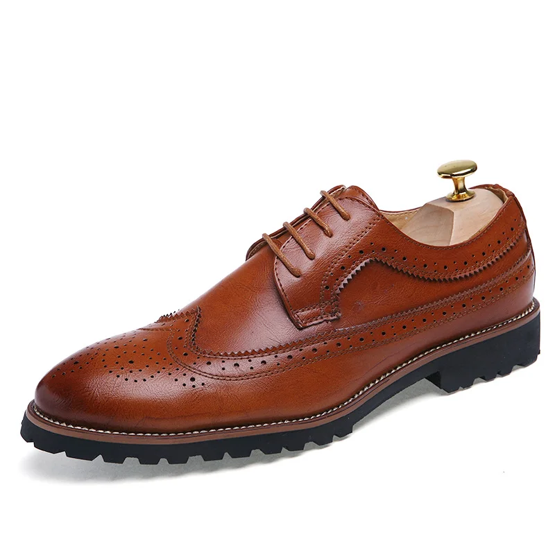 Новые мужские модные повседневные туфли высокого качества из натуральной кожи Мужские броги на плоской подошве оксфорды Роскошные брендовые деловые модельные ботинки - Цвет: brown