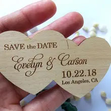 В форме двух сердец Свадебные магниты на холодильник, деревенская деревянная Свадебная декорация, персонализированные свадебные услуги