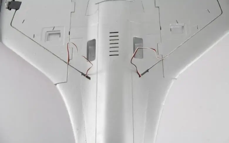 freewing-knight-860-electric-rc-plane-8