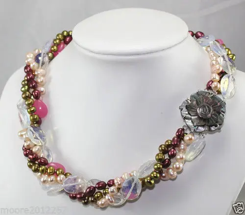 

Beautiful Multicolor freshwater pearl moonstone a twist necklace 18"
