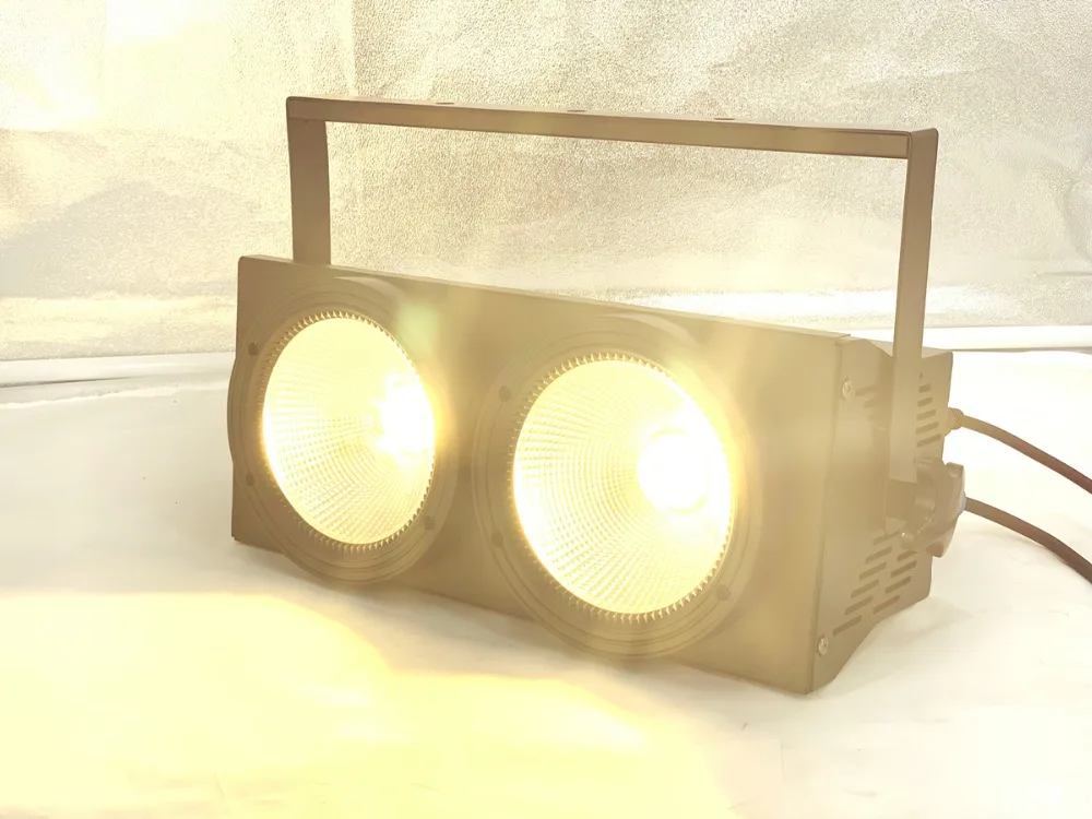 Iluminação de Palco Quente e 2in1 200 w Levou Cob Par 4in1 2 x uv 100 w Rgbw Branco Quente Legal Branco Branco Fresco Led Audiência Blinder Luz 29 High Quality audience blinder