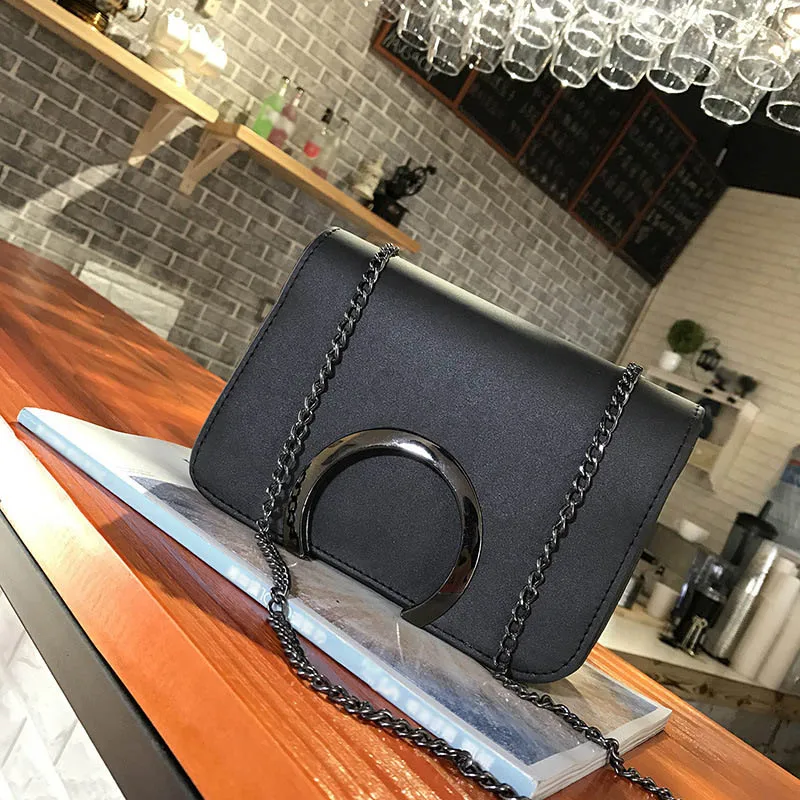 

Fashion Korean Women Messenger Bags Leather Chain Letter C Ladies Handbag Causal Travel Clutch Crossbody Shoulder Bag FA$B