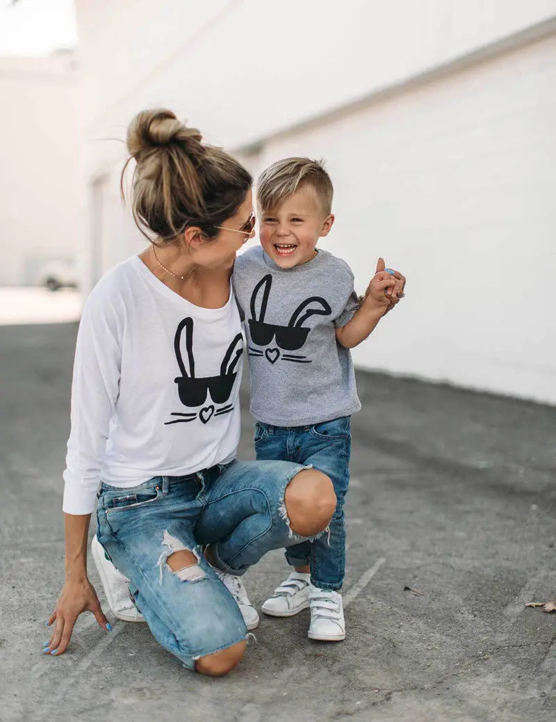 2017 neue Marke Mutter Kleinkind Baby Kinder Mädchen Jungen Familie Passenden T-shirt Tops Casual Outfits Rabit Gedruckt Kleidung