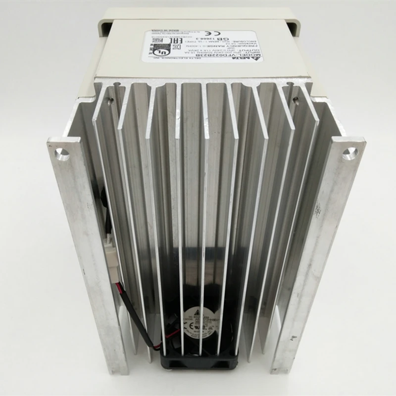 Преобразователь частоты трехфазный инвертор Delta 220 в 2 кВт VFD AC VFD022B23B 3HP 2200 Вт