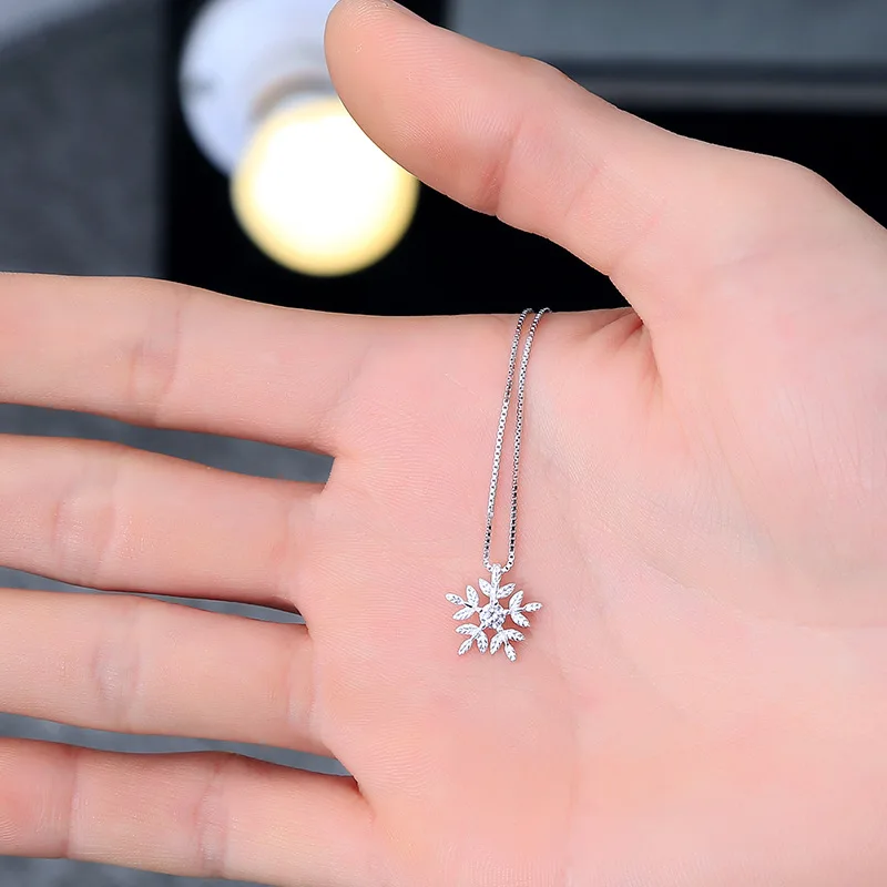 

TSHOU124 Snowflake Necklace Women Fashion Accessories Pendant Simple Clavicle Chain