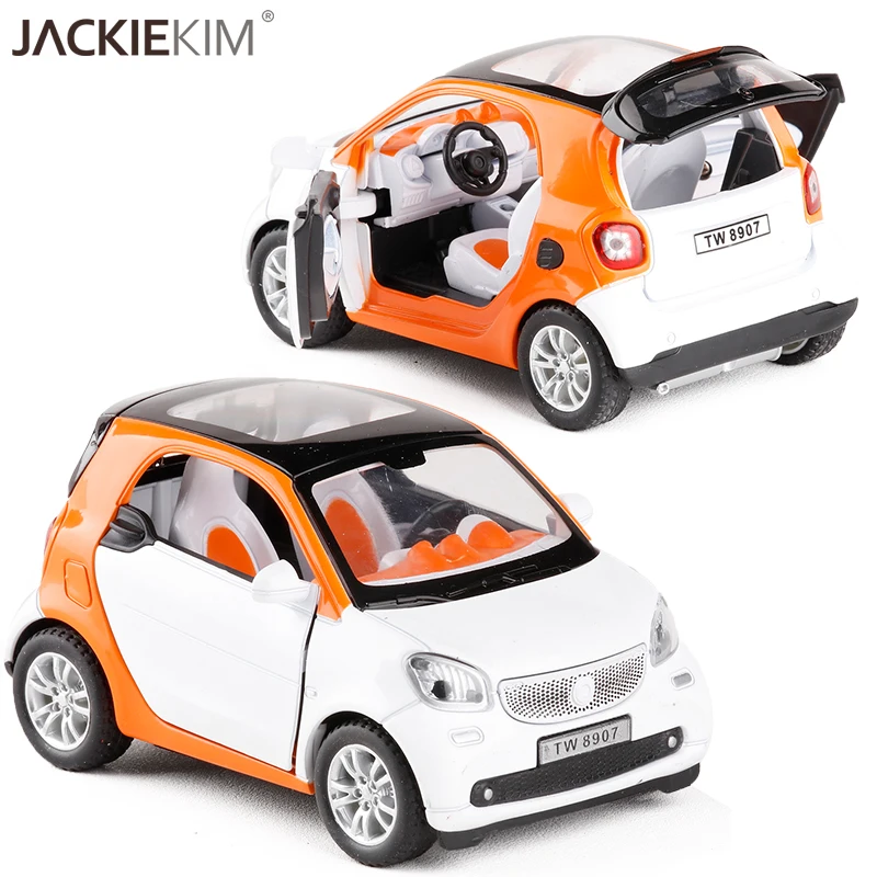 

New 1:24 SMART FOR TWO Alloy Car Model Baby Toy Educational With Pull Back Musical Flashing For Boys Kids Gifts Free Shipping