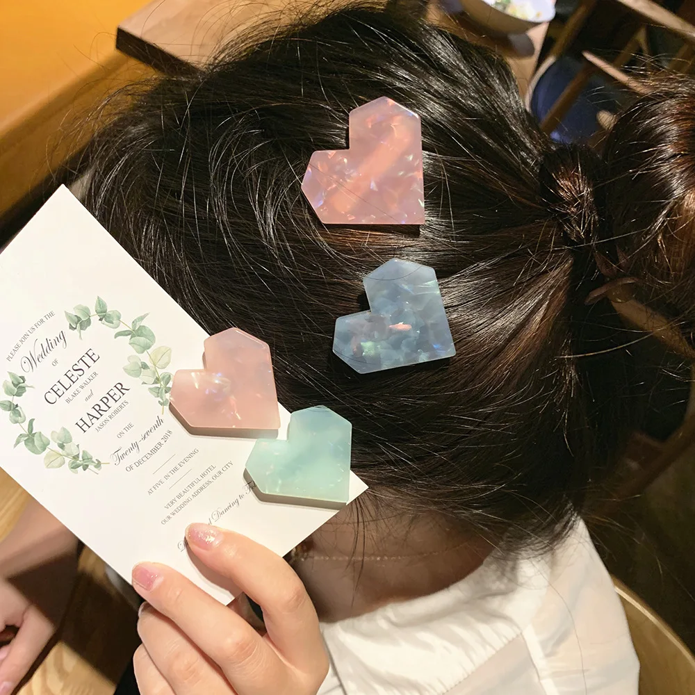

2019 Fashion Heart Shape Resin Hair Clips for Women Girls Korean Hairpins Shiny Heart Shell Hairgrip Hair Accessories Headwear