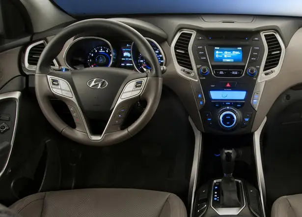 2013-Hyundai-Santa-Fe-3