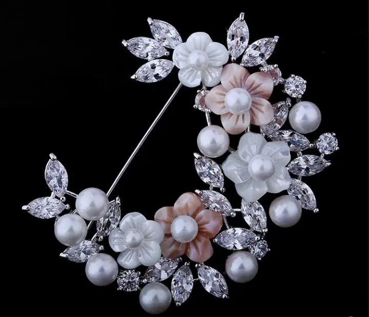 Brooch Korean plate flowers lady Brooch pearl zircon fashion clothes