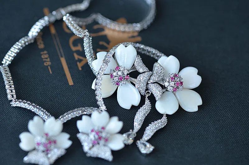 

Korea, TOP system natural shell aaa zircon micro-inserts Necklace + Earrings Sets