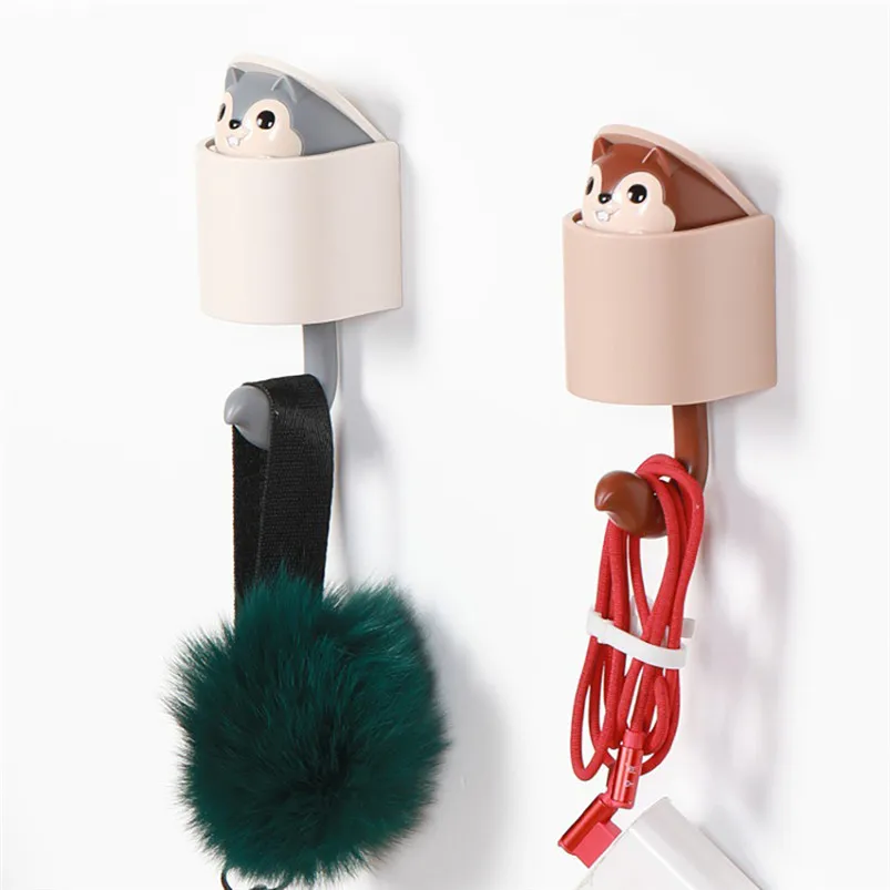 Creative Cartoon Squirrel Wall Hook Adhesive Home Cartoon Cute Hanger Key Umbrella Towel Cap Coat Cocina 30MR137