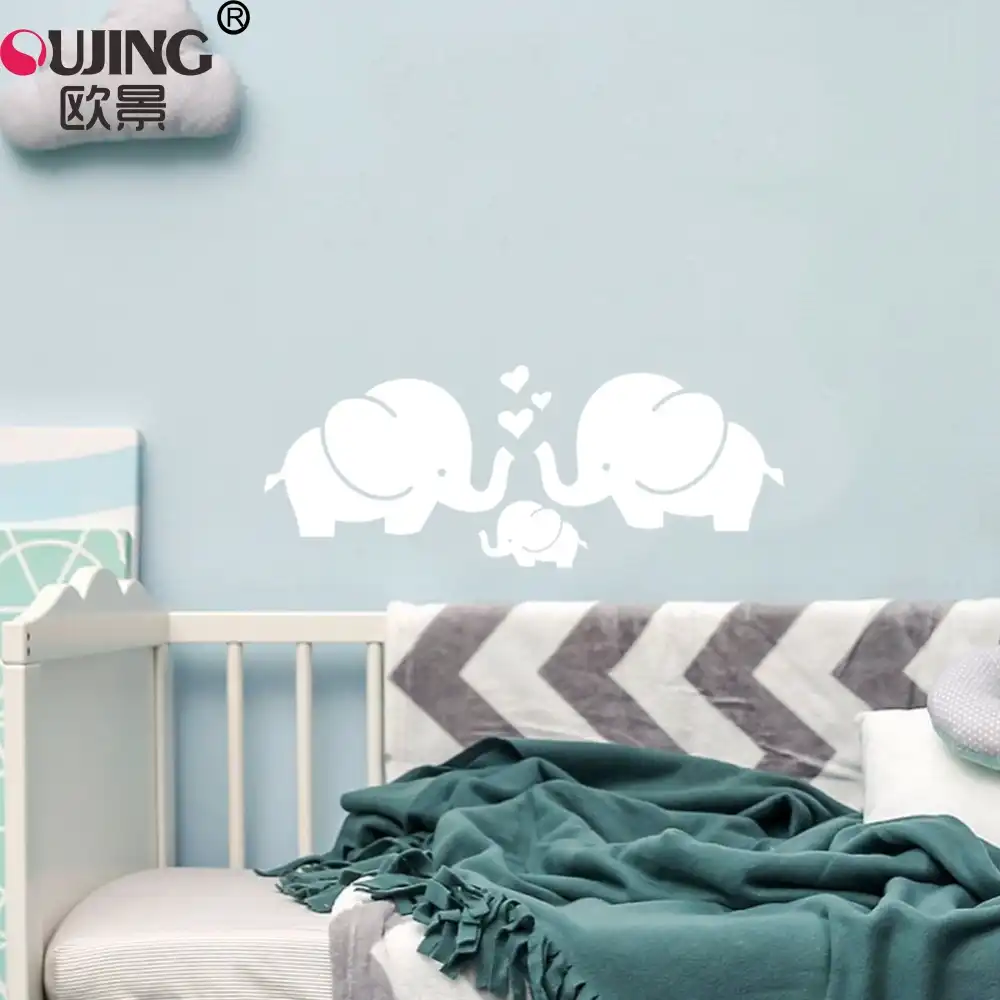 Dibujos Animados pequeños Elefantes familia en forma de corazón