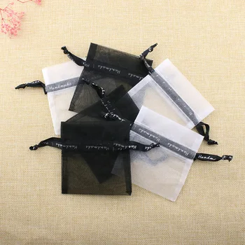

10pcs/lot Korea Yarn Letter Drawstring Square Bags 10x10cm Black/White Jewelry Package Dust Bags Candy Gift Storage Pouches