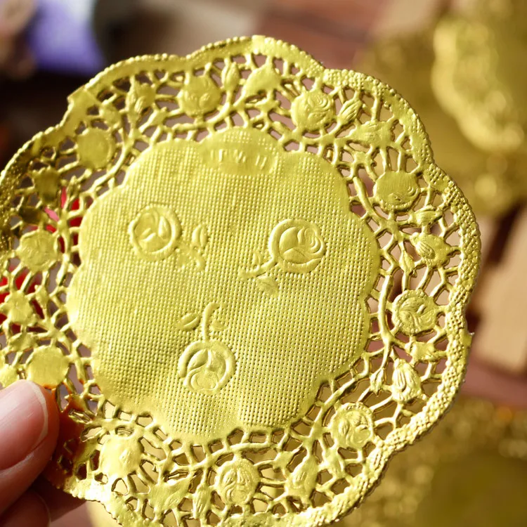 paper doilies (8)