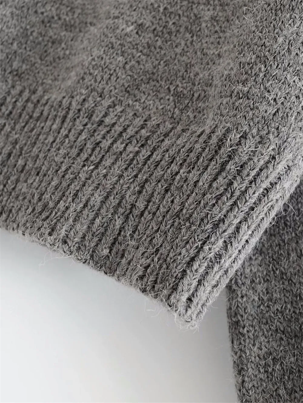 Winter Women Pullover Sweaters Grey Elegant Pearls Beading Knitting Pullover Jumper Long Sleeve Autumn Tight Sweater