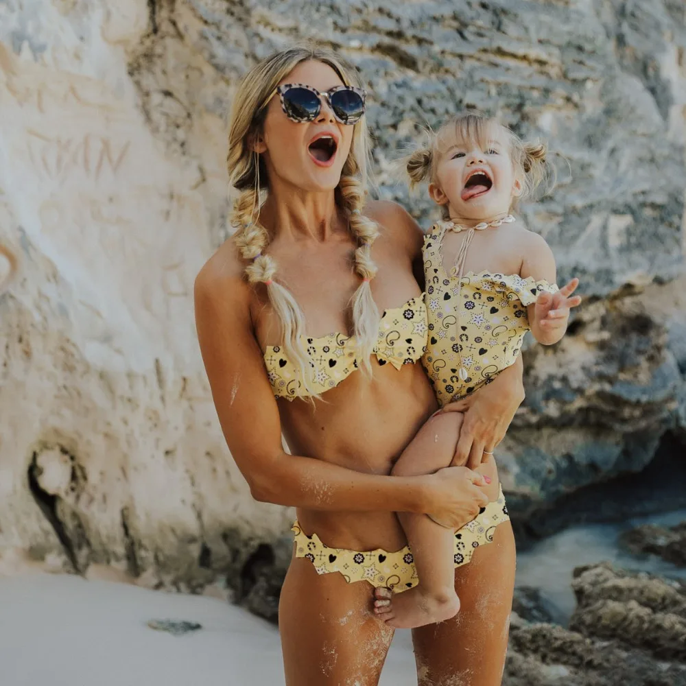 

2019 Swimwear Mother Daughter Floral Bikini Set Kid Bathing Suit Girls One Piece Swimsuit Yellow Parent-child Beach Wear