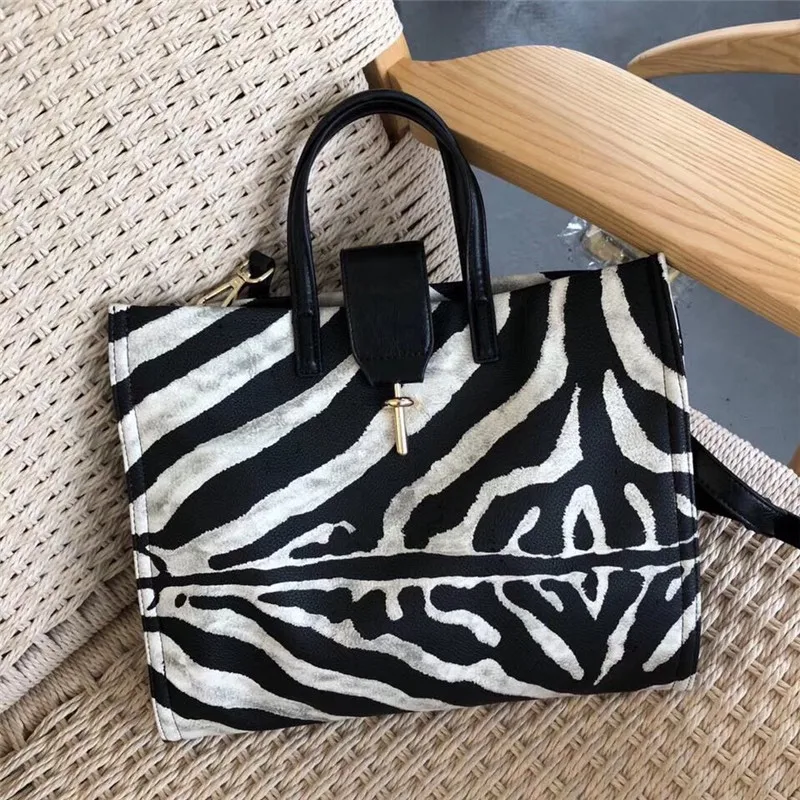 

Zebra Pattern Handbags Female 2019 Summer Large Capacity Shoulder Messenger Bags Casual Fashion Women Purse and Handbags