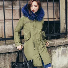 Высокое качество большой мех енота вниз куртки зимние невысокие Длина Для женщин утолщаются Пуховики; парки зимняя верхняя одежда YR48