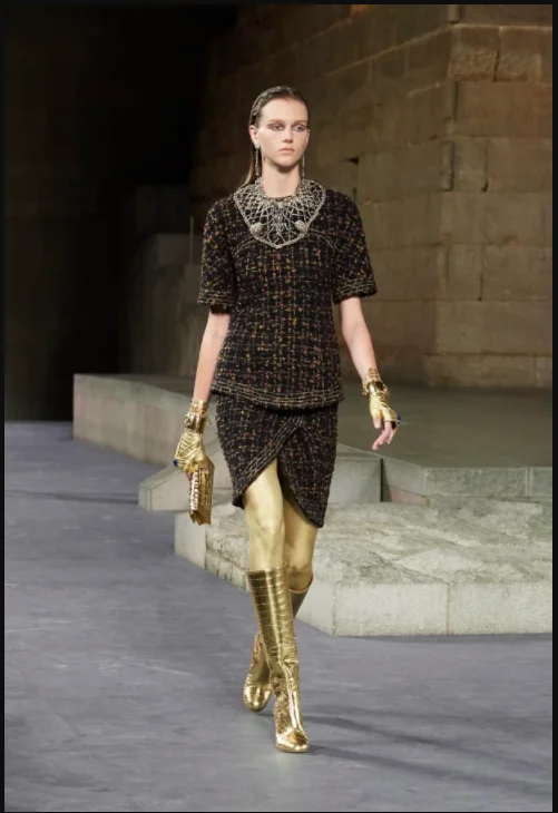 Новые брендовые ботинки в европейском и американском стиле с золотым покрытием и рукавами для прогулок Модные женские ботинки из крокодиловой кожи