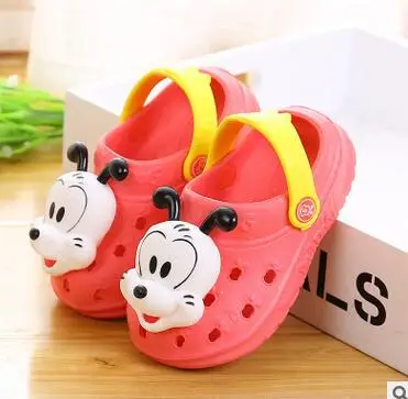 Детские уличные Нескользящие износостойкие тапочки с героями мультфильмов Милая домашняя обувь с отверстиями