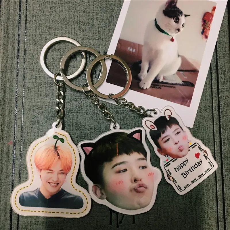

custom acrylic key chains with your design key ring with background color is white color MOQ: 5pcs