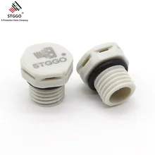 ТПЭ черного цвета оснастки в вентиляционных отверстиях