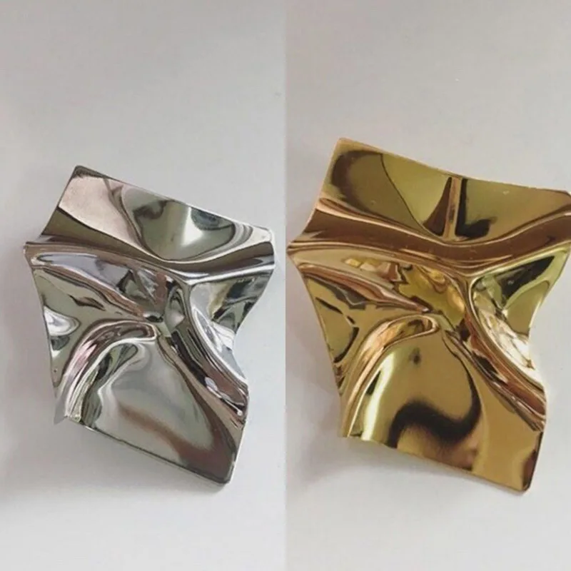 003G
