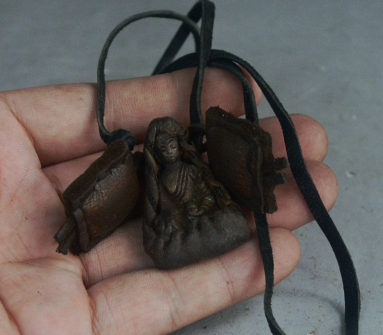 

Rare Old Tibet Buddhism Bronze Sakyamuni Tathagata Buddha Statue Amulet Pendant