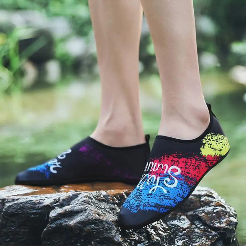 1 زوج الملونة السباحة أحذية للجنسين جوارب مضادة للانزلاق الشاطئ بركة تصفح اليوغا لا امتصاص المياه خفيفة الوزن زعانف السباحة التبعي