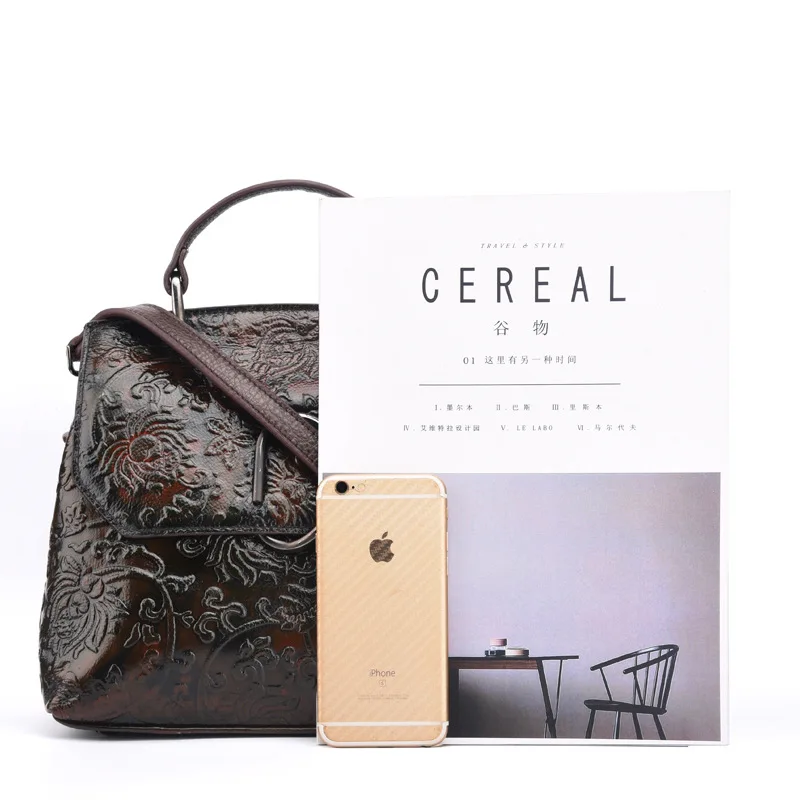 AETOO Original personality Embossed manual brush color retro genuine leather handbag  100% nature leather messenger bag women