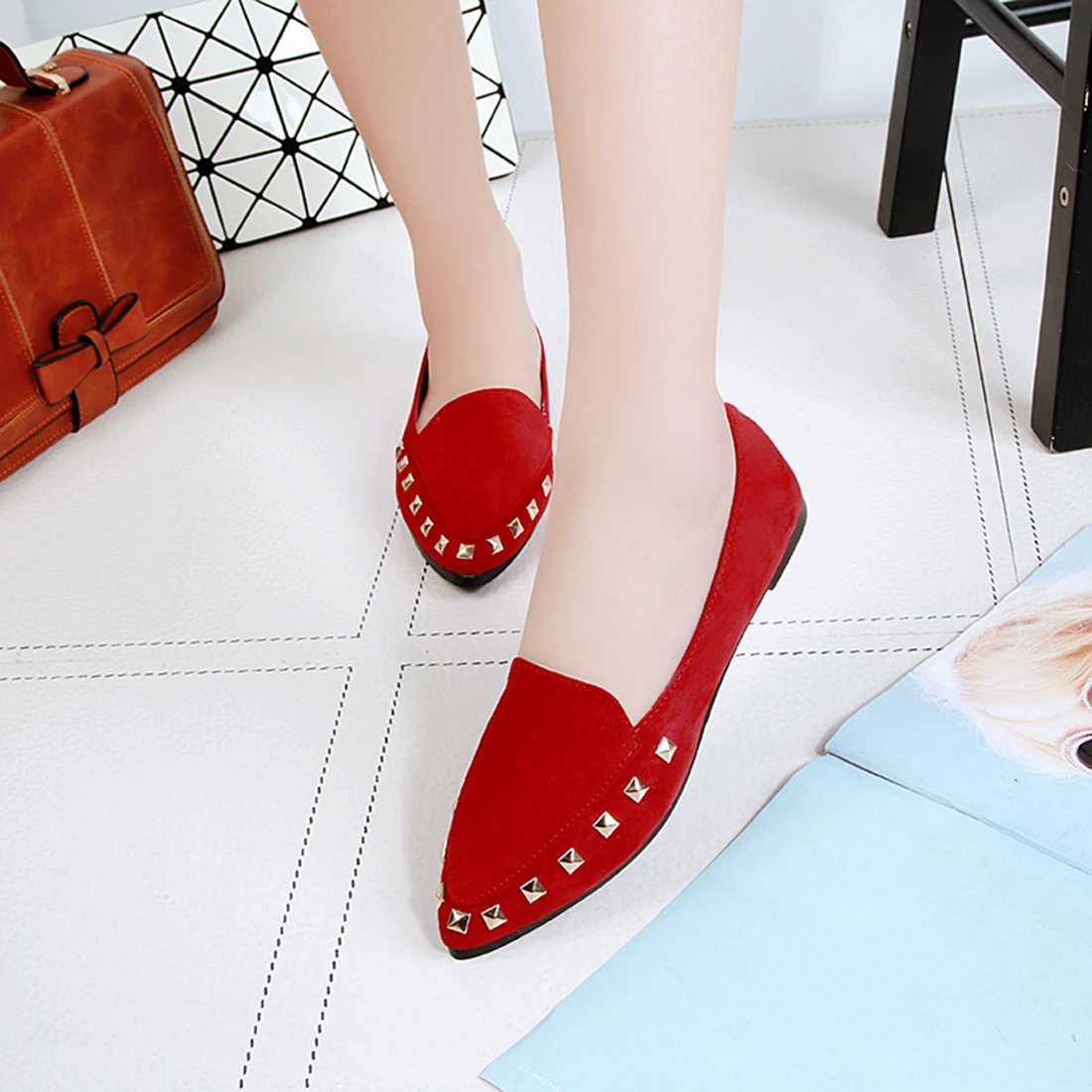 

New Arrival Soft Flock Women Flat Heel Shoes Slip On Women Loafers Shoes Pointed Toe Ballerina Ballet Lady Flat Shoes