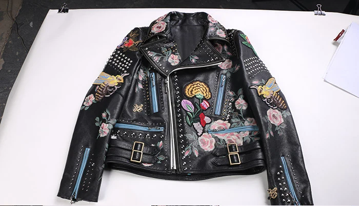 Chic women's rivets biker jackets Fashion embroidered PU leather jackets high quality leather short coat E957