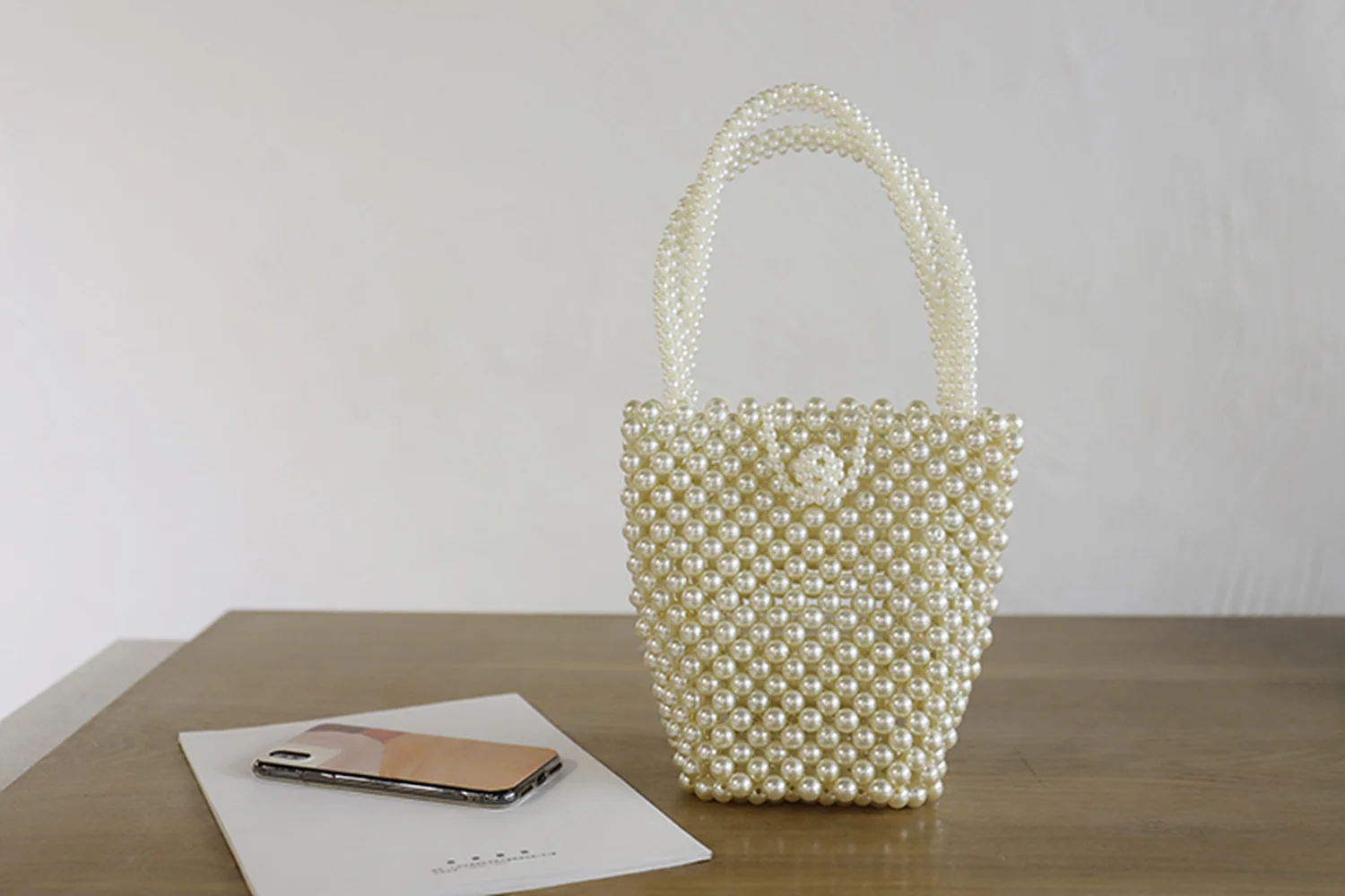 

2018 New Pearl Handbag Handmade Beading Sweet Lady Portable Large Capacity Elegant Stylish All-match Vintage Minimalist Classic