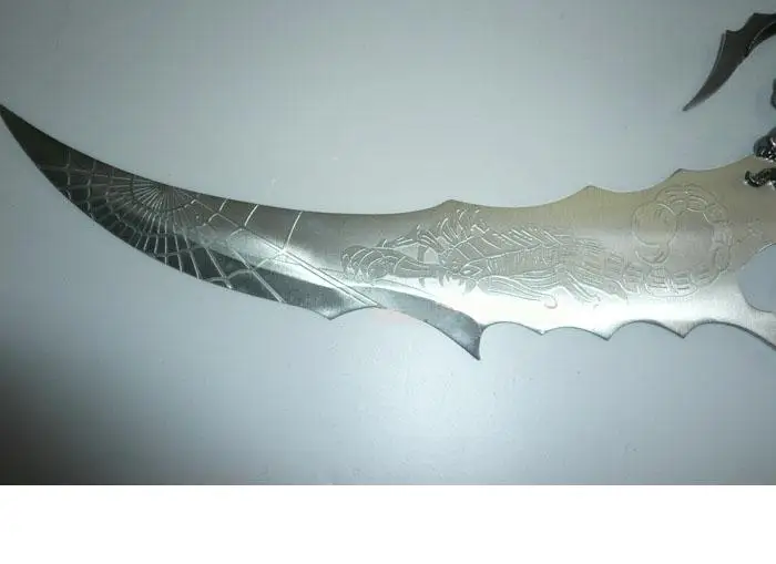 S0131 паук сеть Скорпион нож Клинок смерти лезвия гравировки с подставкой 21"|engraved