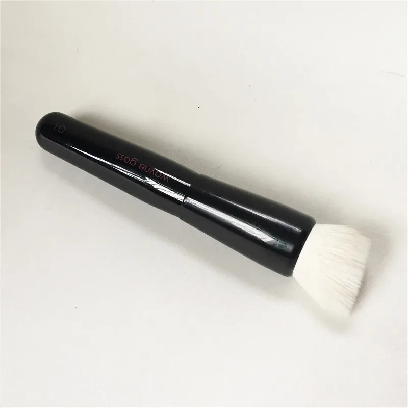 Wayne Goss Brush 01 Foundation Brush _ 1