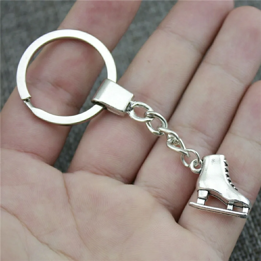 

2 Colors Antique Bronze Antique Silver 21x18x6mm Skates Keychain New Fashion Handmade Metal Key Ring Party Gift