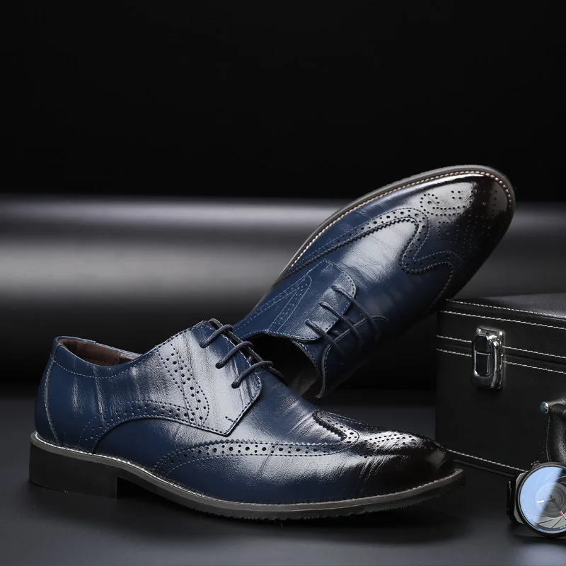 Модные мужские дышащие кожаные туфли с острым носком; мужские оксфорды на шнуровке; повседневная мужская обувь в британском стиле - Цвет: Blue