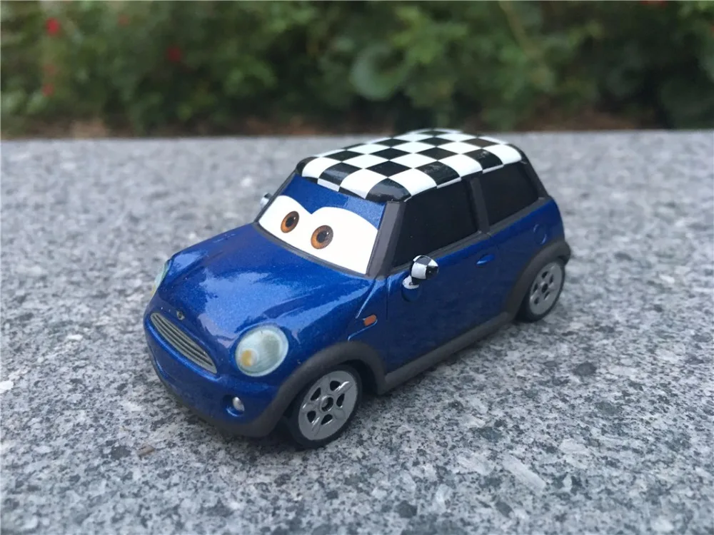 Disney Pixar Cars Auto Metall 1:55 Becky Wheelin #1 