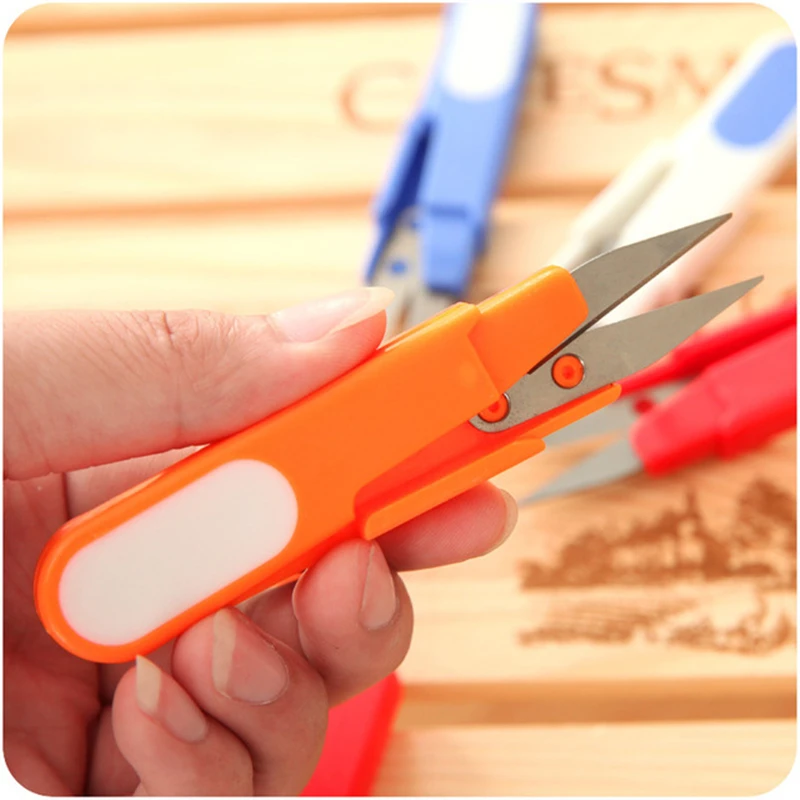 

Portable Fishing Scissors Plastic Handle with Covers Stainless Steel Capped Line Cutter Scissor Cord Sewing Fishing Tackle Tool