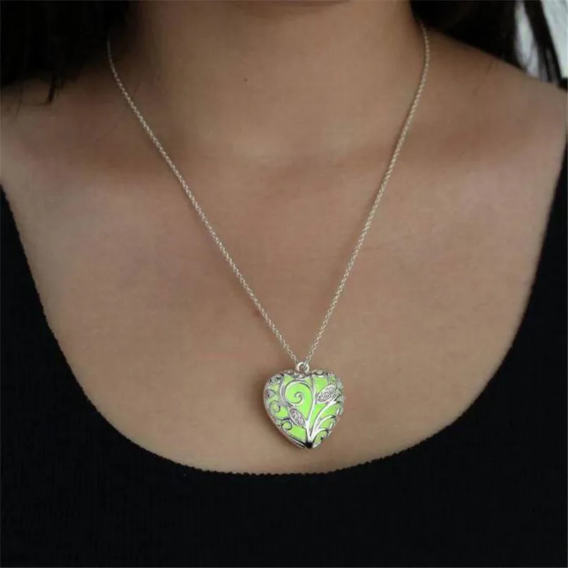 

Gussy Life Wholesale Free Shipping Magical Blue Tree Heart Pendant Necklace Gift glow in the dark Dec627