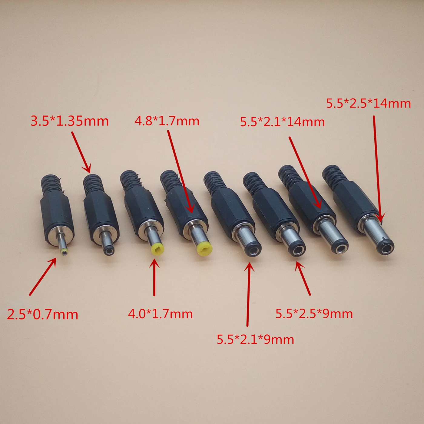 5 шт. 5,5x2,5 5,5x2,1 4,8x1,7 4,0x1,7 3,5x1,35 2,5x0,7 мм Мужской DC разъем питания 180 градусов вилки